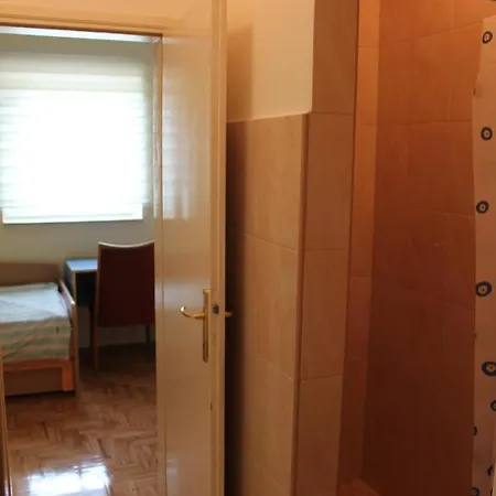 Teresianum אלכסינץ